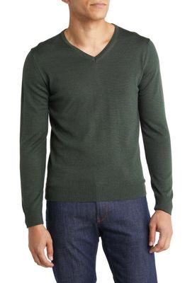 Emanuel Berg Light Gauge Merino Wool V-Neck Sweater in Dk Green