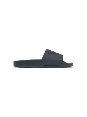 Emporio Armani Kids logo-debossed flip-flops - Blue