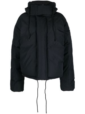 ENTIRE STUDIOS logo-embroidered hooded puffer jacket - Black