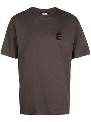 Etudes logo-patch short-sleeved T-shirt - Brown