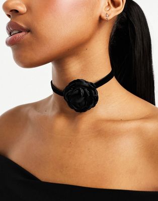 Ever New corsage necklace in black