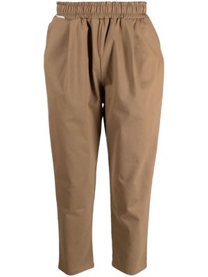 Family First tapered cropped trousers - Brown
