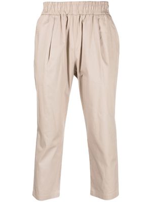 Family First tapered cropped trousers - Neutrals