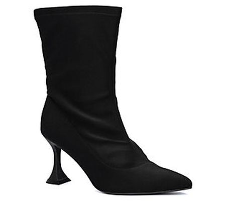 Fashion To Figure Women's Kia Boot