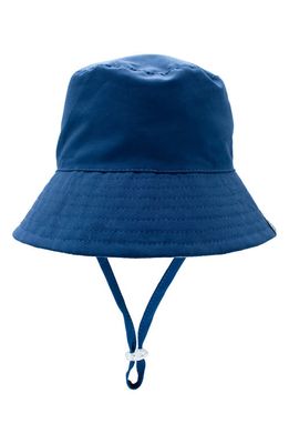 Feather 4 Arrow Sun's Out Reversible Bucket Hat in Navy/Crystal Blue