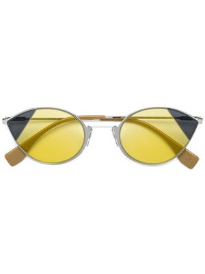 Fendi Eyewear cat-eye tinted sunglasses - Silver