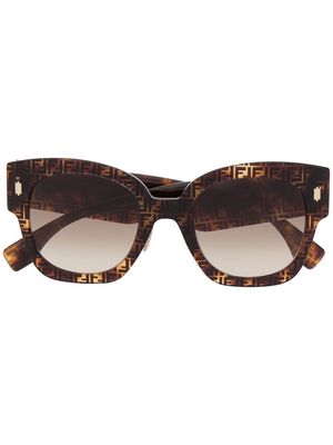Fendi Eyewear monogram cat-eye sunglasses - Brown