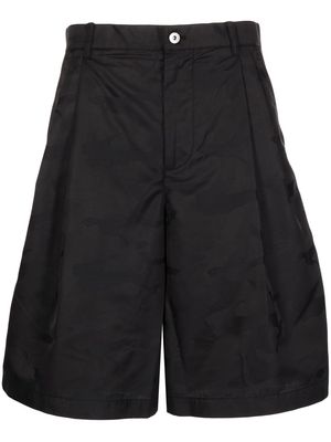 Feng Chen Wang multi-pocket knee-lenght bermuda shorts - Black