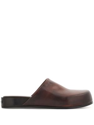Ferragamo round-toe leather slippers - Brown