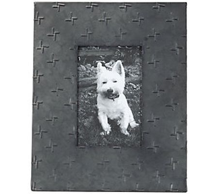 Foreside Home & Garden 4 x 6 Inch Embossed Meta l Picture Fram