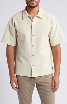 FRAME Textured Short Sleeve Button-Up Shirt in Beige