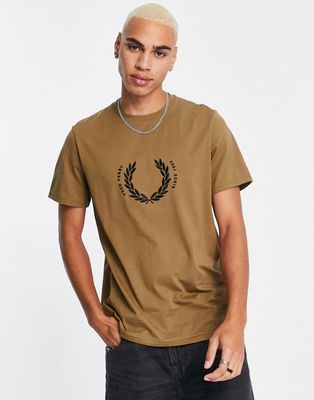 Fred Perry circle branding T-shirt in khaki-Neutral