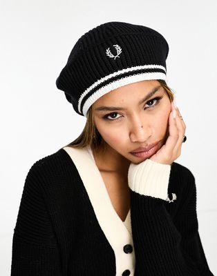 Fred Perry knit logo tipped beret in black