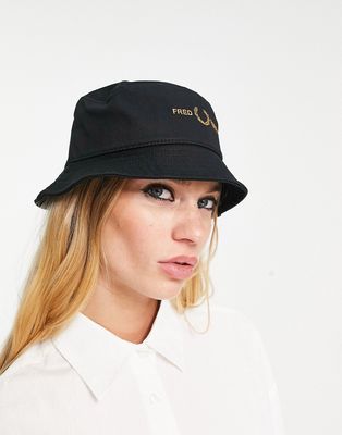Fred Perry logo bucket hat in black