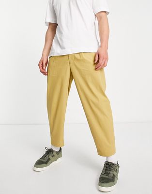 Fred Perry twill cropped tapered pants in beige-Neutral