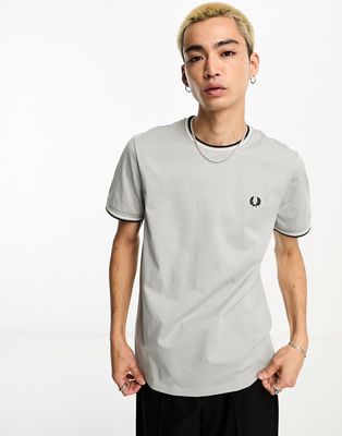 Fred Perry twin tipped t-shirt in limestone gray