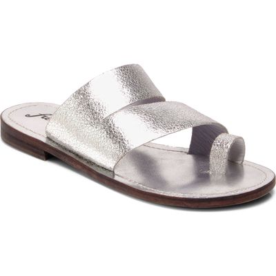 Free People Abilene Toe Loop Sandal in Silver 