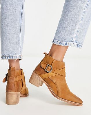 Free People back loop ankle boots in tan leather-Brown