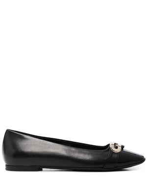 Furla logo-plaque flat ballerina shoes - Black