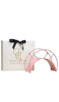Garden Glory Classic Hose Holder in Pink.