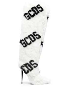 Gcds logo-print faux fur 130mm boots - White