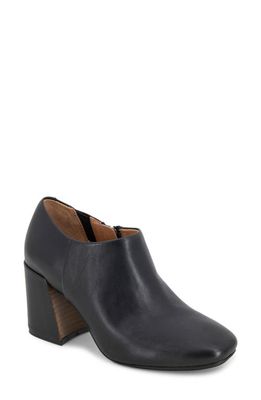 GENTLE SOULS BY KENNETH COLE Isabel Short Bootie in Black