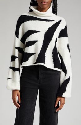 GESTUZ Alphagz Zebra Funnel Neck Sweater in Ivory