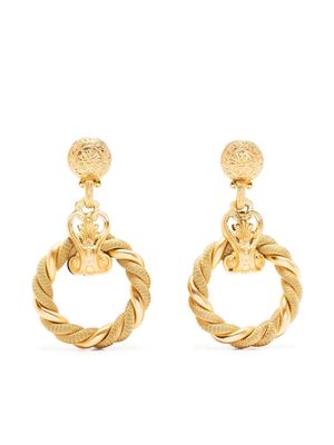 Gianfranco Ferré Pre-Owned 1980s twist-detailing dangle clip-on earrings - Gold