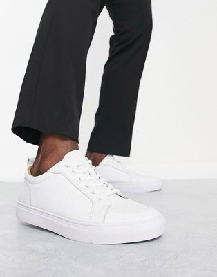 Gianni Feraud lace up sneakers in white