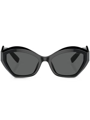 Giorgio Armani logo-plaque tinted-lenses sunglasses - Black