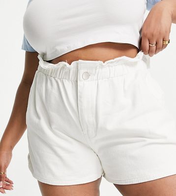 Glamorous Curve casual high waist shorts with slit hem in white denim
