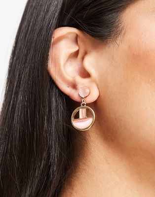 Glamorous geometric drop earrings in pale pink