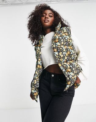 Glamorous high neck puffer vest in cute floral-Multi