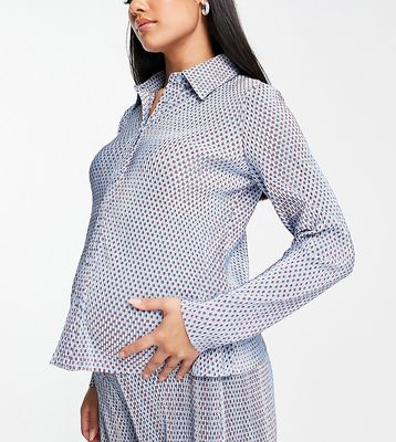 Glamorous Maternity relaxed plisse shirt in blue spot - part of a set-Pink