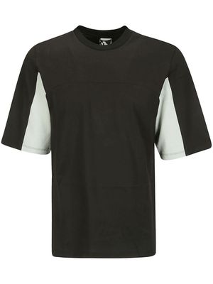 GR10K contrasting detailed t-shirt - Black