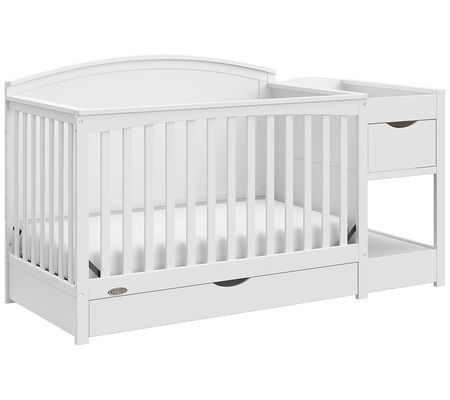 Graco Bellwood 5-in-1 Convertible Crib and Chan ger