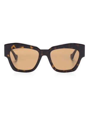 Gucci Eyewear logo-plaque oversize-frame sunglasses - Brown