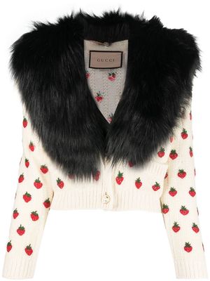 Gucci strawberry-intarsia faux-fur trim cropped cardigan - Neutrals