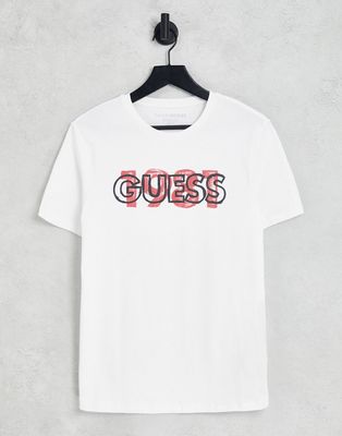 Guess t-shirt with chest logo in white