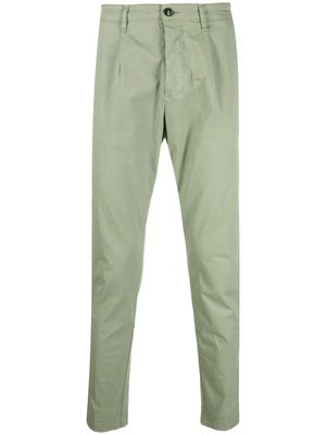 Haikure pleat-detail cotton straight-leg trousers - Green