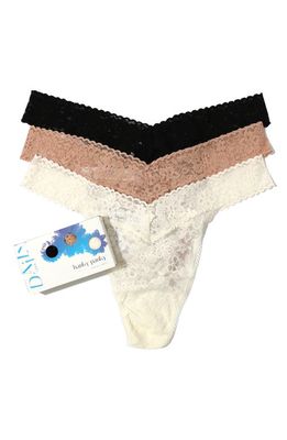 Hanky Panky Daily Lace™ Assorted 3-Pack Original Rise Thongs in Bla/Tau/Ma