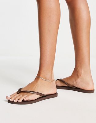Havaianas slim flip flops in dark brown