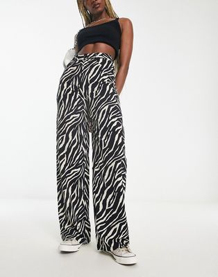 Heartbreak wide leg pants in zebra print-Black