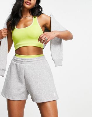 HIIT dolphin sweat short in ice heather-White