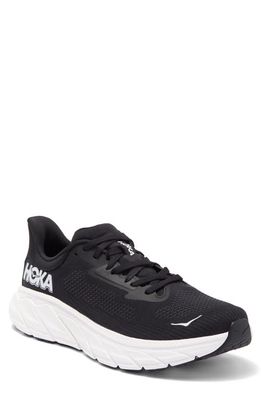 HOKA Arahi 7 Running Shoe in Black /White