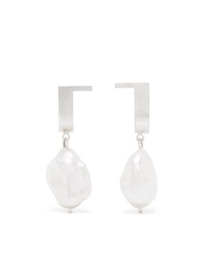 Hsu Jewellery Unfinishing Line curve pearl earrings - Silver
