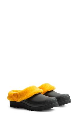 Hunter Play Faux Shearling Lined Clog in Black/Nomad Orange