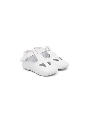 Il Gufo cut-out detailed pre-walker shoes - White
