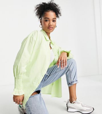 Influence Petite poplin shirt with gathered sleeve in green
