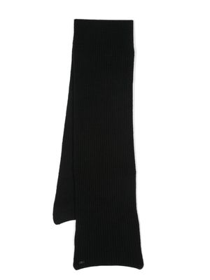 Iris Von Arnim logo-plaque ribbed-knit scarf - Black